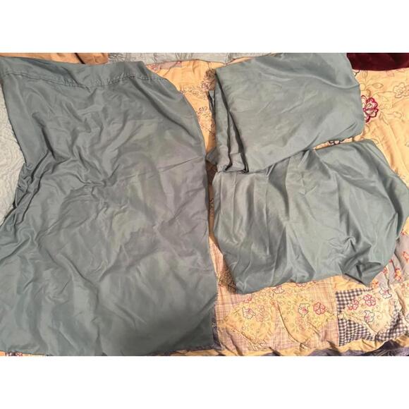 3 Twin Sheet Sets & 2 Mattress Pads- Very Good - Picture 4 of 8
